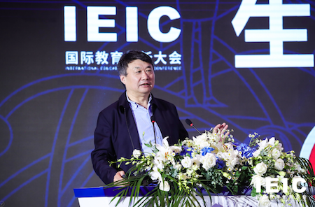 全國政協委員、江蘇省錫山高級中學校長唐江澎